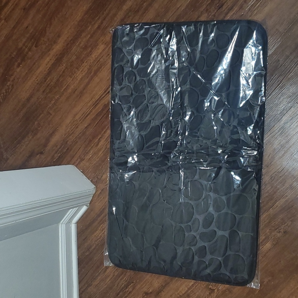 New Memory Foam Cobblestone Super Water Absorbent Bath Mats 20 x 32 Black